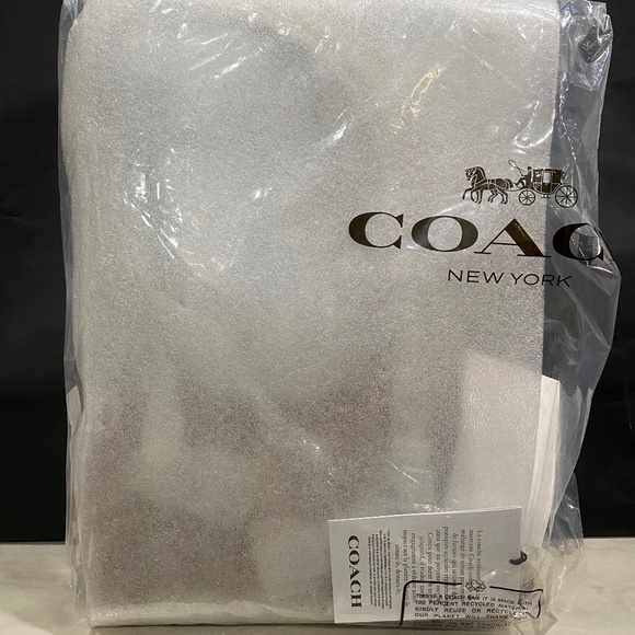 Coach Swing Zip Bag 20 In Crystal Signature Jacquard - Picture 11 of 11